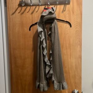 Wrap around scarf in taupe.